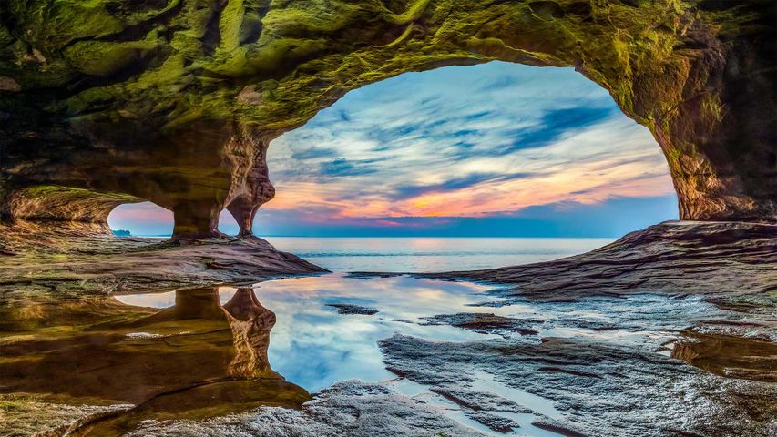 Cavern at Rocks National Lakeshore - Kenneth Keifer/Getty Image